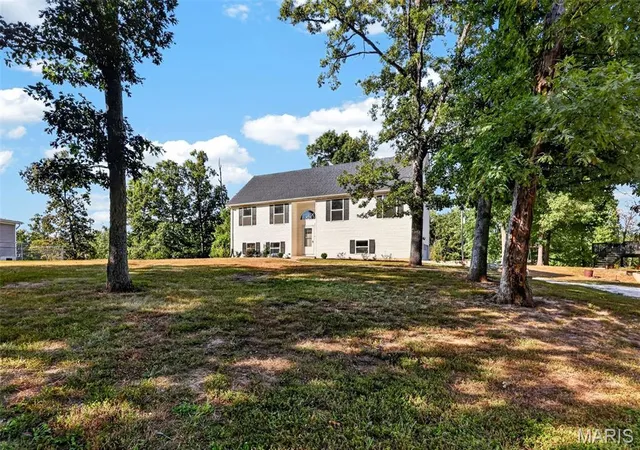 Photo 2 of Single family home for sale at 825 Hwy Ww, Foristell, MO 63348 | MLS# MIS26059490 | Listing updated on 2026-10-09