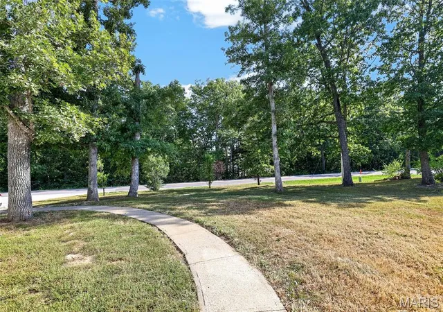 Photo 3 of Single family home for sale at 825 Hwy Ww, Foristell, MO 63348 | MLS# MIS26059490 | Listing updated on 2026-10-09