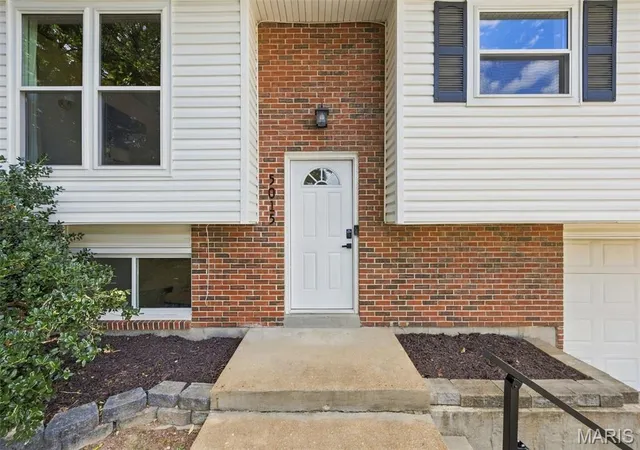 Photo 4 of Single family home for sale at 5015 Country Ridge Dr, Imperial, MO 63052 | MLS# MIS26059496 | Listing updated on 2026-09-18