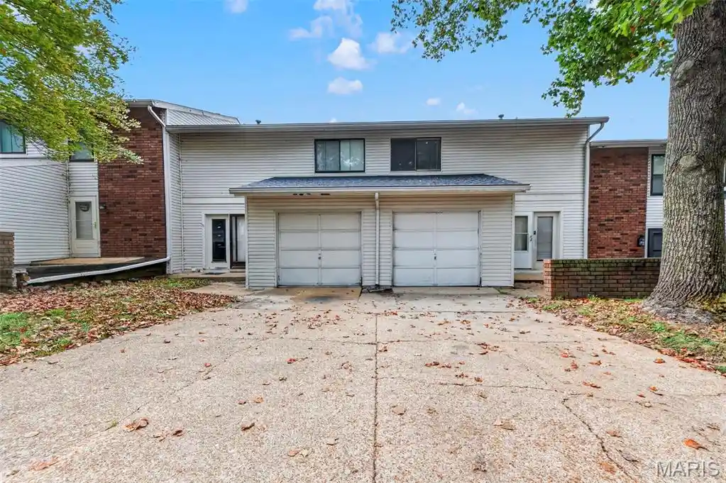 Listing Photo 1 - Condo for sale in 12428 Sea Ln Dr located at 12428 Sea Ln Dr, Florissant, MO 63033 - Unit 12428 Sea Ln Dr