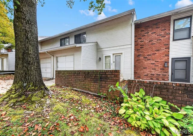 Photo 3 of Condo for sale at 12428 Sea Ln Dr, Florissant, MO 63033 | MLS# MIS26059504 | Listing updated on 2026-09-26