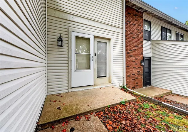 Listing Photo 4 - Condo for sale in building located at 12428 Sea Ln Dr, Florissant, MO 63033