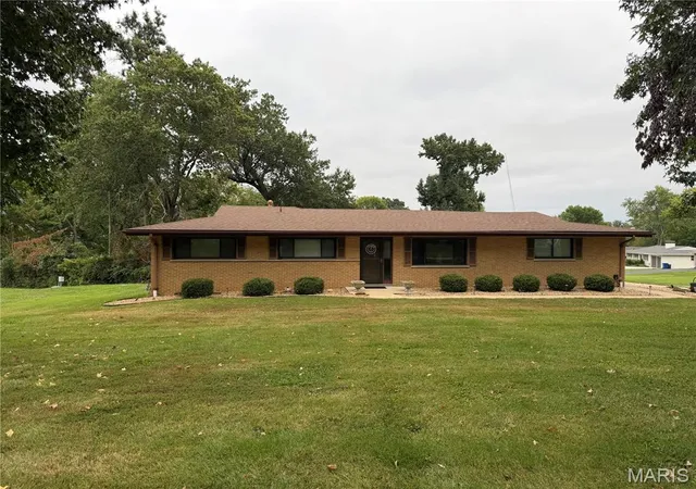 Photo 3 of Single family home for sale at 10149 Carolynne Dr, Saint Louis, MO 63128 | MLS# MIS26059509 | Listing updated on 2026-09-24
