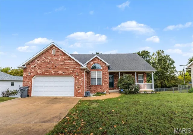 Photo 1 of Single family home for sale at 109 Ridgeview Dr, Saint Robert, MO 65584 | MLS# MIS26059528 | Listing updated on 2026-10-15