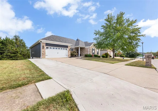 Photo 3 of Single family home for sale at 314 Pleasant Meadows Dr, Wentzville, MO 63385 | MLS# MIS26059529 | Listing updated on 2026-10-07
