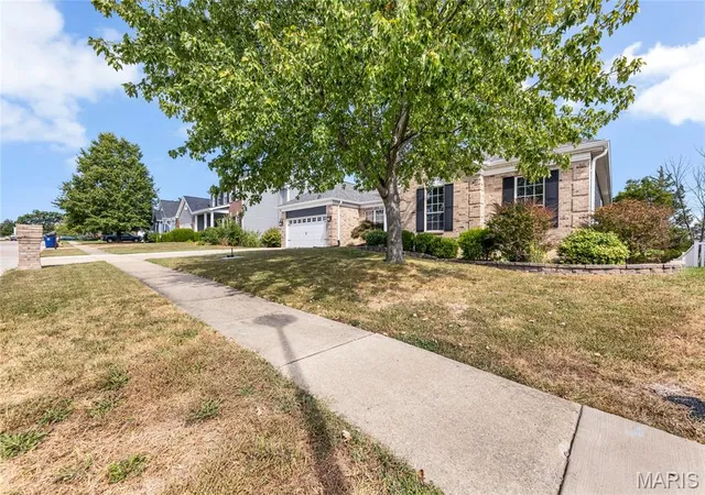 Photo 3 of Single family home for sale at 314 Pleasant Meadows Dr, Wentzville, MO 63385 | MLS# MIS26059529 | Listing updated on 2026-10-07