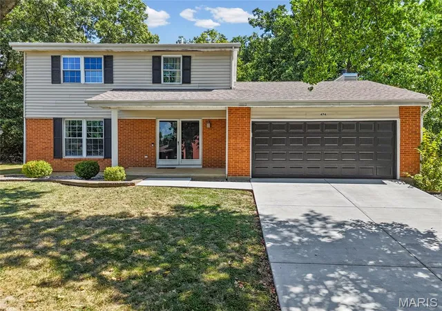 Photo 1 of Sale Pending at 474 Oak Hl Dr, Lake Saint Louis, MO 63367 | MLS# MIS26059531 | Listing updated on 2026-09-29
