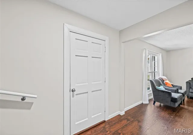 Photo 2 of Sale Pending at 474 Oak Hl Dr, Lake Saint Louis, MO 63367 | MLS# MIS26059531 | Listing updated on 2026-09-29