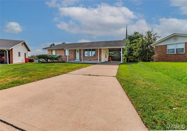 Single family home for sale at 10924 Schoenfeld Ct, Saint Louis, MO 63123 | MLS# MIS26059534