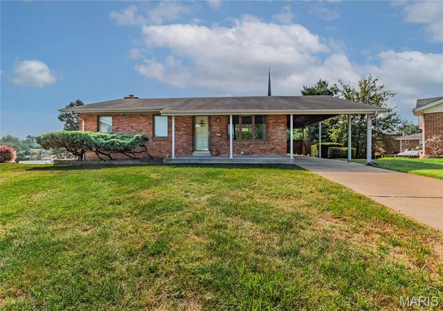 Photo 1 of Single family home for sale at 10924 Schoenfeld Ct, Saint Louis, MO 63123 | MLS# MIS26059534 | Listing updated on 2026-09-22