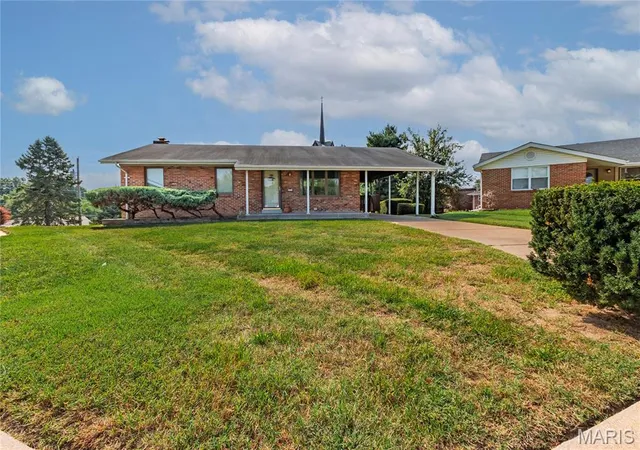 Photo 2 of Single family home for sale at 10924 Schoenfeld Ct, Saint Louis, MO 63123 | MLS# MIS26059534 | Listing updated on 2026-09-22