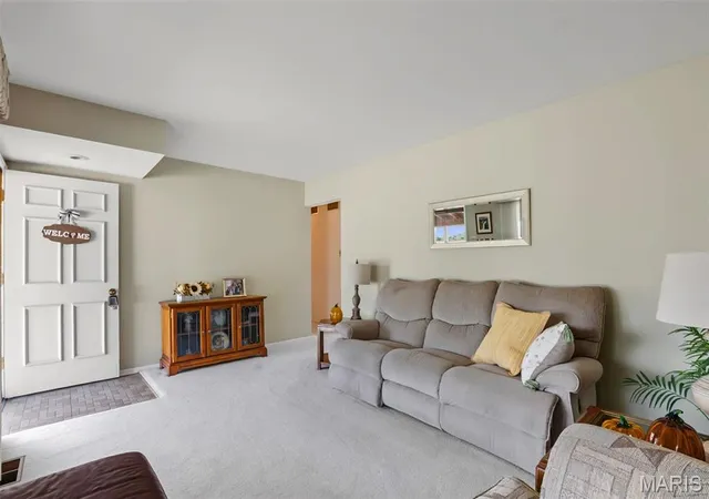 Photo 4 of Single family home for sale at 10924 Schoenfeld Ct, Saint Louis, MO 63123 | MLS# MIS26059534 | Listing updated on 2026-09-22