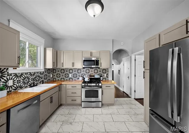 Photo 3 of Single family home for sale at 6733 Bonnie Ave, Saint Louis, MO 63123 | MLS# MIS26059557 | Listing updated on 2026-09-22