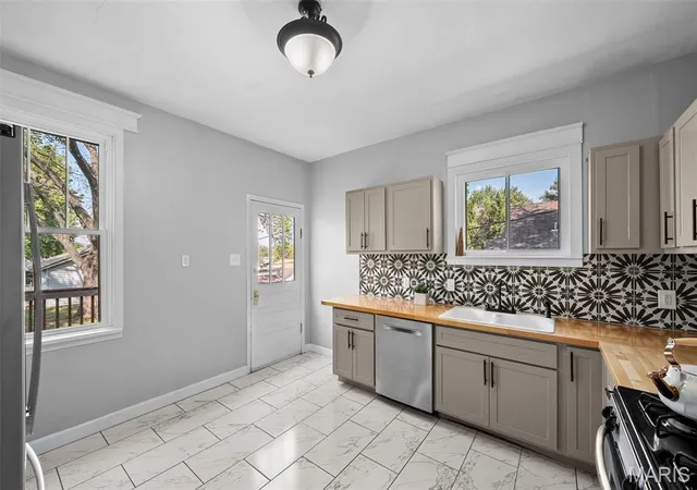 Photo 4 of Single family home for sale at 6733 Bonnie Ave, Saint Louis, MO 63123 | MLS# MIS26059557 | Listing updated on 2026-09-22