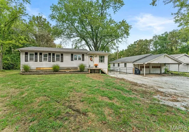 Photo 3 of Single family home for sale at 2203 Catawissa Rd, Pacific, MO 63069 | MLS# MIS26059563 | Listing updated on 2026-09-20