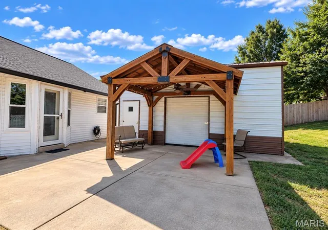 Photo 2 of Single family home for sale at 1225 Shingle Oak Ct, Troy, MO 63379 | MLS# MIS26059568 | Listing updated on 2026-09-20