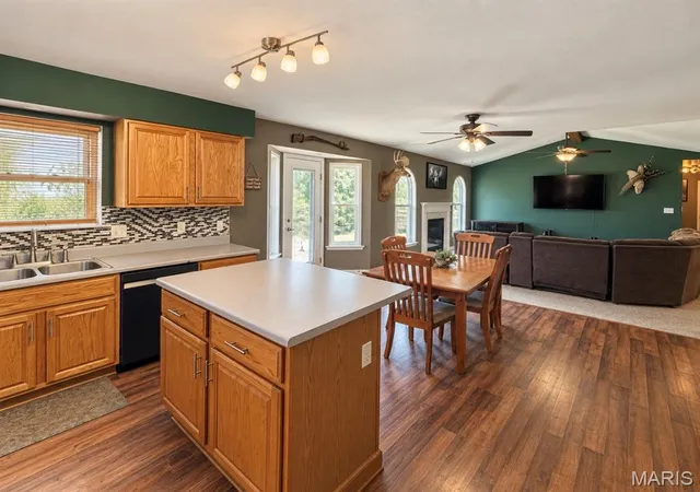 Photo 3 of Single family home for sale at 1225 Shingle Oak Ct, Troy, MO 63379 | MLS# MIS26059568 | Listing updated on 2026-09-20