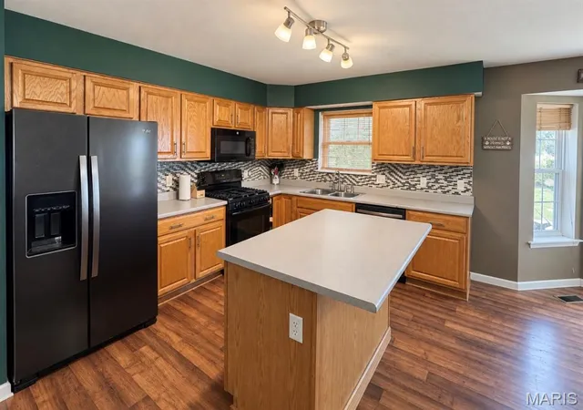 Photo 4 of Single family home for sale at 1225 Shingle Oak Ct, Troy, MO 63379 | MLS# MIS26059568 | Listing updated on 2026-09-20