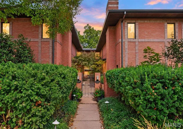 Listing Photo 1 - Condo for sale in building located at 7397 Pershing Ave, Saint Louis, MO 63130 - Unit #A