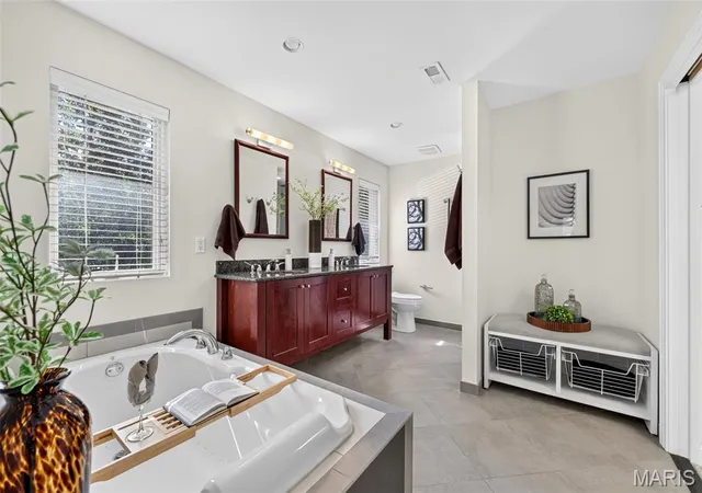 Listing Photo 4 - Condo for sale in building located at 7397 Pershing Ave, Saint Louis, MO 63130 - Unit #A
