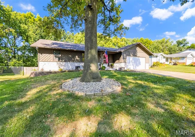 Photo 3 of Sale Pending at 416 Morningside Dr, Saint Peters, MO 63376 | MLS# MIS26059582 | Listing updated on 2026-09-21