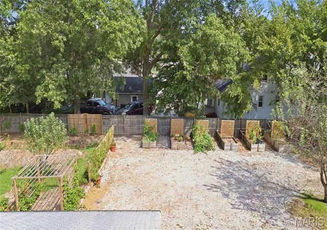 Photo 2 of Single family home for sale at 1705 Centreville Ave, Belleville, IL 62220 | MLS# MIS26059585 | Listing updated on 2026-09-18