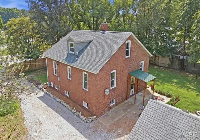 Photo 4 of Single family home for sale at 1705 Centreville Ave, Belleville, IL 62220 | MLS# MIS26059585 | Listing updated on 2026-09-18