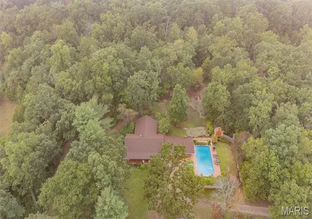 Photo 2 of Single family home for sale at 47 W Nottingham Cir, Sullivan, MO 63080 | MLS# MIS26059599 | Listing updated on 2026-09-28