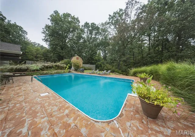 Photo 3 of Single family home for sale at 47 W Nottingham Cir, Sullivan, MO 63080 | MLS# MIS26059599 | Listing updated on 2026-09-28
