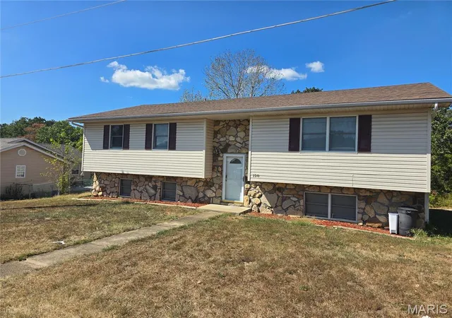Photo 2 of Sale Pending at 128 Carter St, Saint Robert, MO 65584 | MLS# MIS26059602 | Listing updated on 2026-09-30
