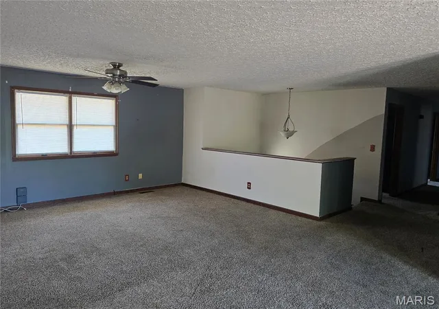 Photo 3 of Sale Pending at 128 Carter St, Saint Robert, MO 65584 | MLS# MIS26059602 | Listing updated on 2026-09-30