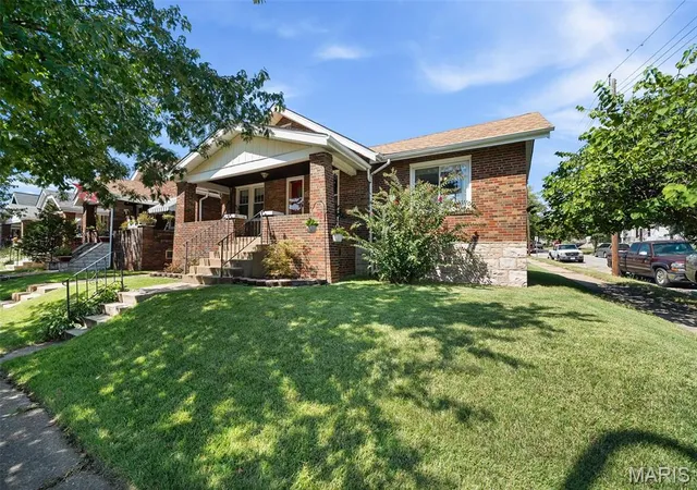 Photo 3 of Single family home for sale at 6103 Newport Ave, Saint Louis, MO 63116 | MLS# MIS26059627 | Listing updated on 2026-10-23
