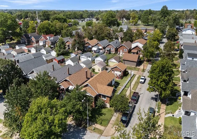 Photo 4 of Single family home for sale at 6103 Newport Ave, Saint Louis, MO 63116 | MLS# MIS26059627 | Listing updated on 2026-10-23
