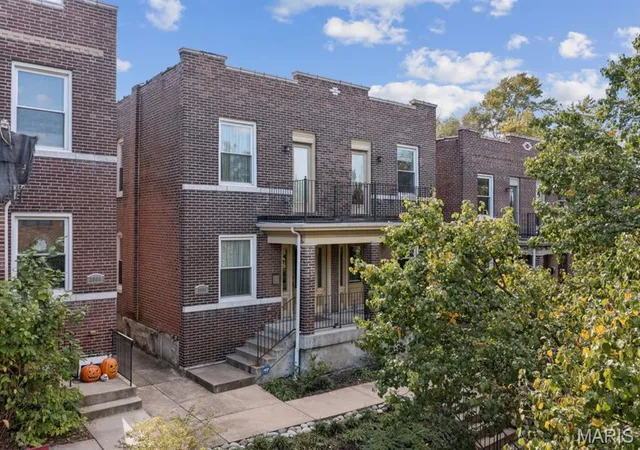 Photo 1 of Townhouse for sale at 3906 Utah St, Saint Louis, MO 63116 | MLS# MIS26059629 | Listing updated on 2026-10-19