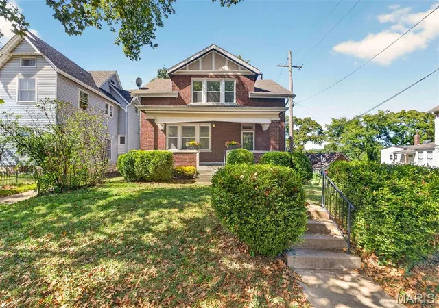 Photo 1 of Single family home for sale at 1901 Mccausland Ave, Saint Louis, MO 63117 | MLS# MIS26059635 | Listing updated on 2026-10-19