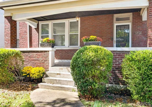 Photo 3 of Single family home for sale at 1901 Mccausland Ave, Saint Louis, MO 63117 | MLS# MIS26059635 | Listing updated on 2026-10-19
