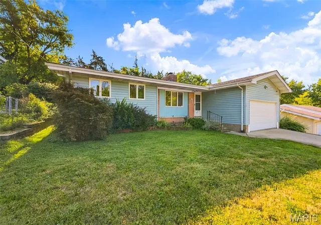Photo 3 of Single family home for sale at 7 Valley Rd, Saint Charles, MO 63303 | MLS# MIS26059637 | Listing updated on 2026-09-20