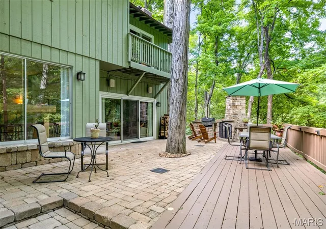 Photo 3 of Single family home for sale at 56 River Bnd Ct, Chesterfield, MO 63017 | MLS# MIS26059643 | Listing updated on 2026-10-08