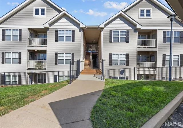 Photo 1 of Condo for sale at 422 Bramblett Hills, O'fallon, MO 63366 | MLS# MIS26059645 | Listing updated on 2026-09-29