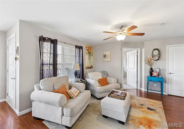Listing Photo 5 - Condo for sale in building located at 422 Bramblett Hls, O'Fallon, MO 63366