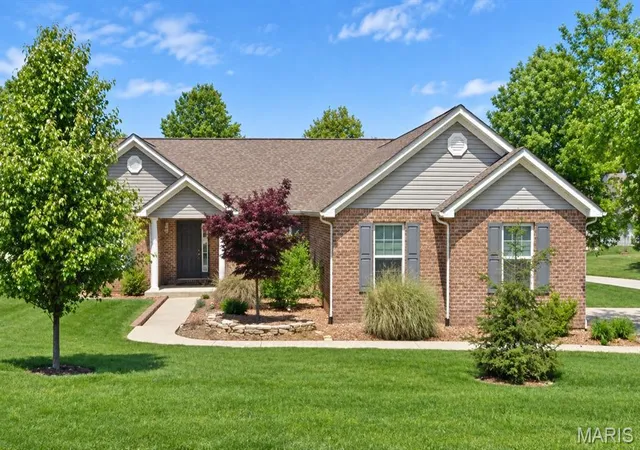 Single family home for sale at 821 Turnberry Rd, Belleville, IL 62223 | MLS# MIS26059657