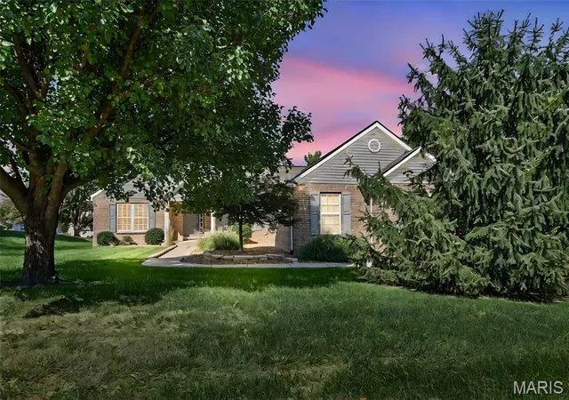 Photo 2 of Single family home for sale at 821 Turnberry Rd, Belleville, IL 62223 | MLS# MIS26059657 | Listing updated on 2026-10-09