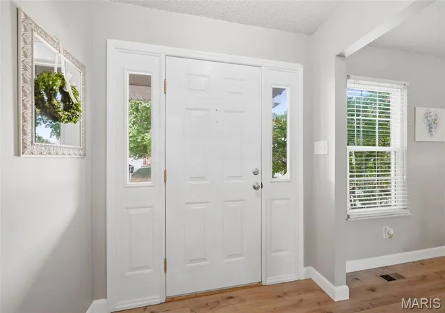 Photo 3 of Single family home for sale at 3699 Banbury Dr, Saint Charles, MO 63303 | MLS# MIS26059660 | Listing updated on 2026-09-18
