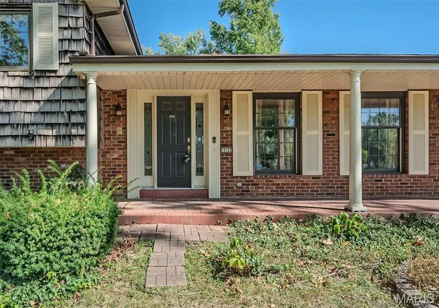 Photo 1 of Single family home for sale at 12122 Regency Dr, Saint Louis, MO 63128 | MLS# MIS26059662 | Listing updated on 2026-10-19