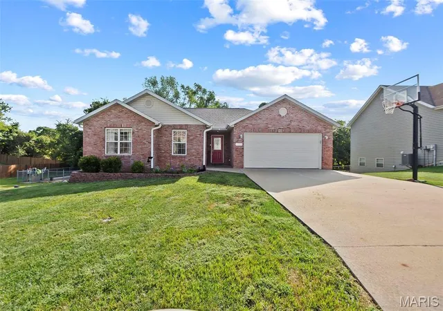 Photo 1 of Single family home for sale at 398 Mark Ave, Jackson, MO 63755 | MLS# MIS26059667 | Listing updated on 2026-09-20