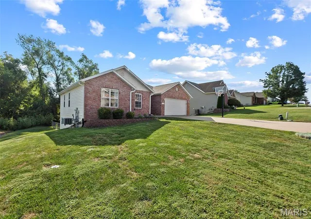 Photo 2 of Single family home for sale at 398 Mark Ave, Jackson, MO 63755 | MLS# MIS26059667 | Listing updated on 2026-09-20