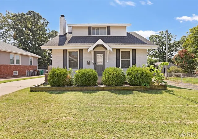 Photo 2 of Sale Pending at 8830 Powell Ave, Saint Louis, MO 63144 | MLS# MIS26059669 | Listing updated on 2026-09-26
