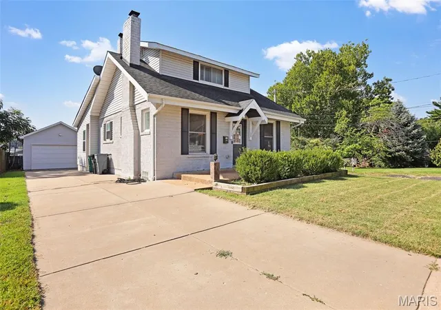 Photo 3 of Sale Pending at 8830 Powell Ave, Saint Louis, MO 63144 | MLS# MIS26059669 | Listing updated on 2026-09-26