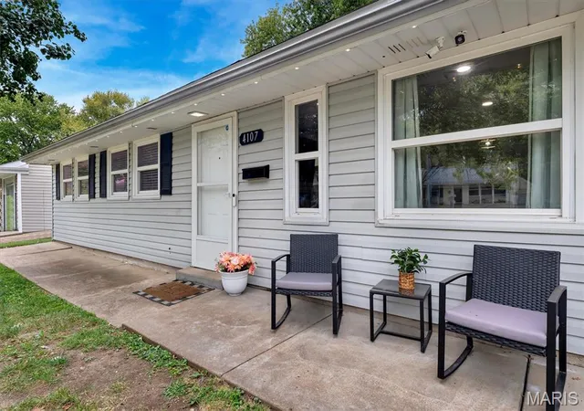 Photo 2 of Sale Pending at 4107 Davis St, Saint Louis, MO 63123 | MLS# MIS26059670 | Listing updated on 2026-10-14