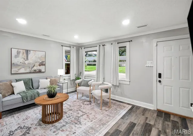 Photo 3 of Sale Pending at 4107 Davis St, Saint Louis, MO 63123 | MLS# MIS26059670 | Listing updated on 2026-10-14